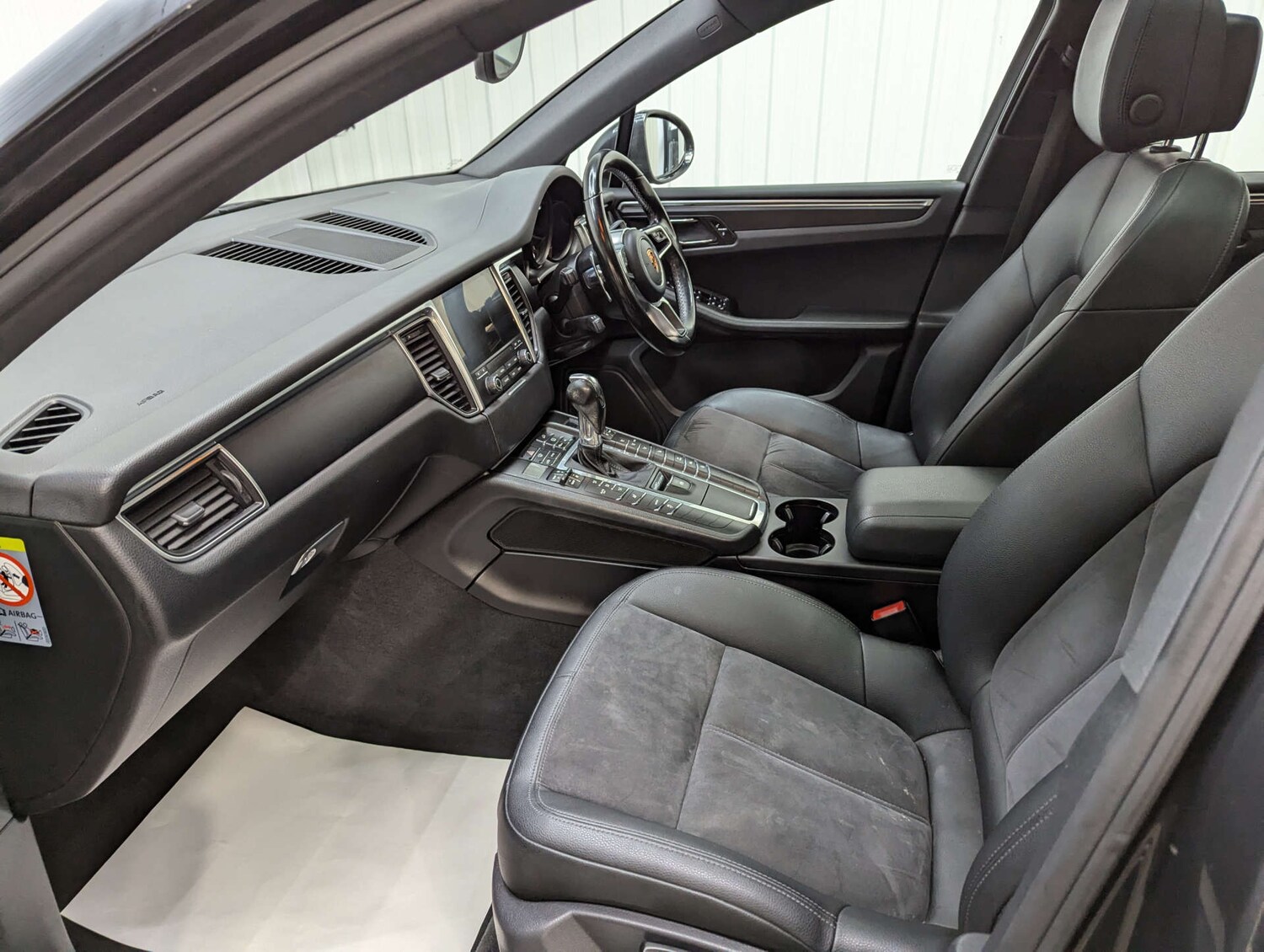 Used Porsche Macan 2016 for sale - 76278169: Photo 54