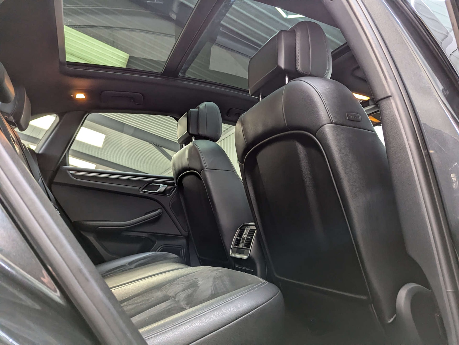 Used Porsche Macan 2016 for sale - 76278169: Photo 61