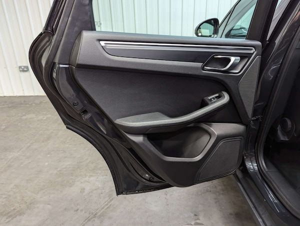 Used Porsche Macan 2016 for sale - 76278169: Photo 70