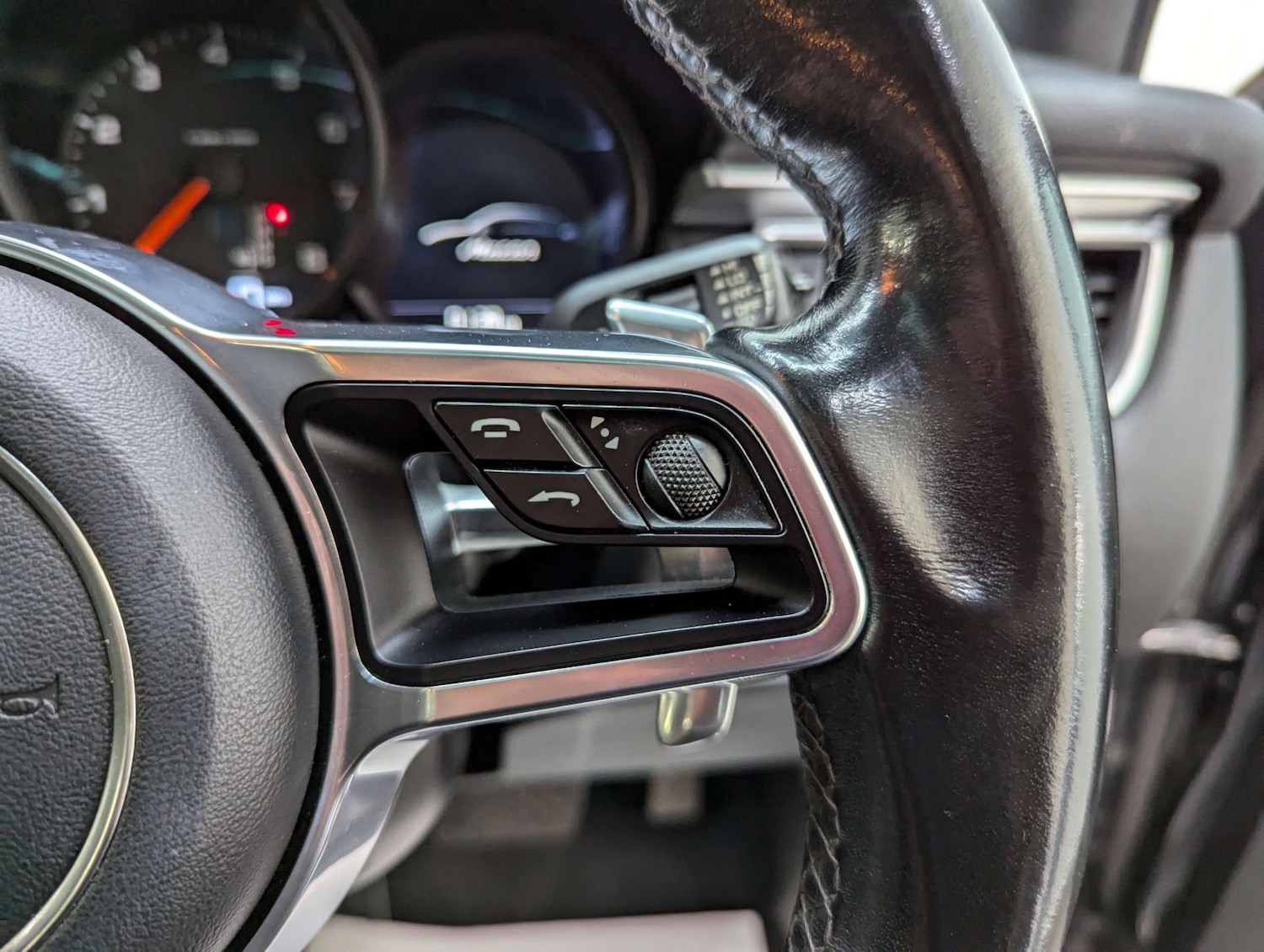 Used Porsche Macan 2016 for sale - 76278169: Photo 76