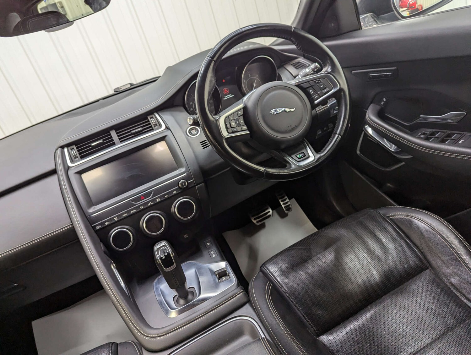 Used Jaguar E-Pace 2018 for sale - 76601790: Photo 50