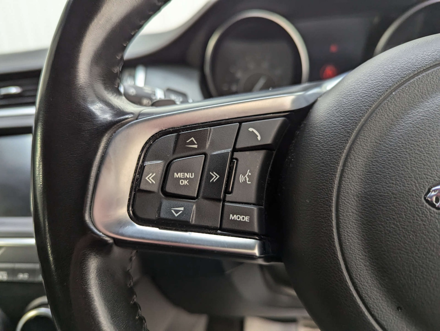 Used Jaguar E-Pace 2018 for sale - 76601790: Photo 76