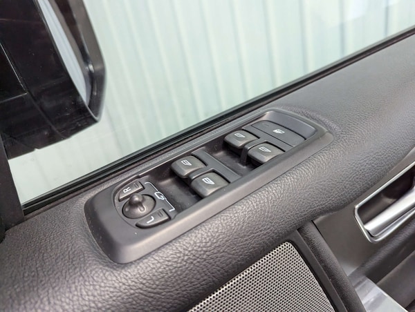 Used Land Rover Discovery 2016 for sale - 76220615: Photo 78