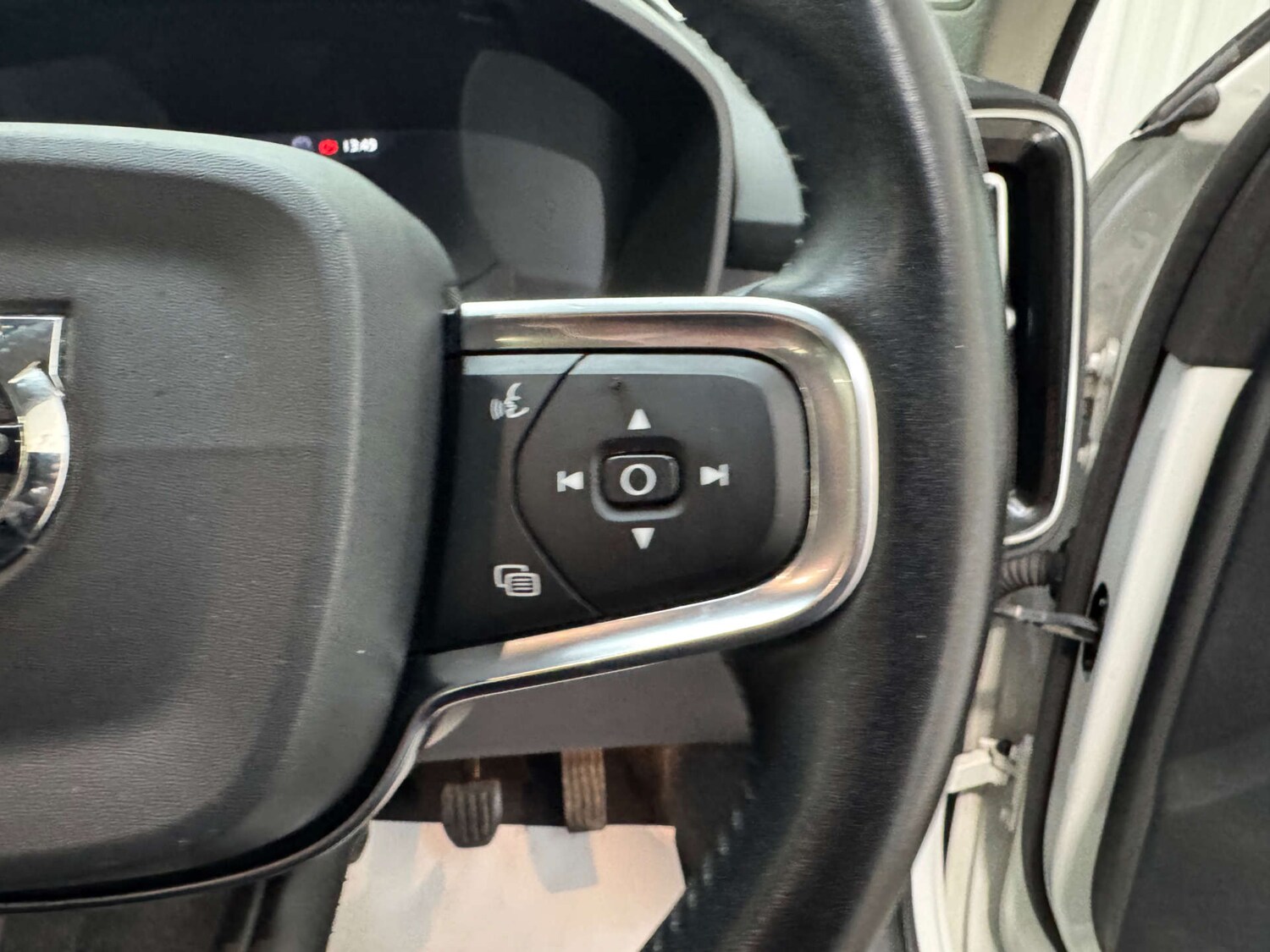 Used Volvo XC40 2019 for sale - 76343755: Photo 75