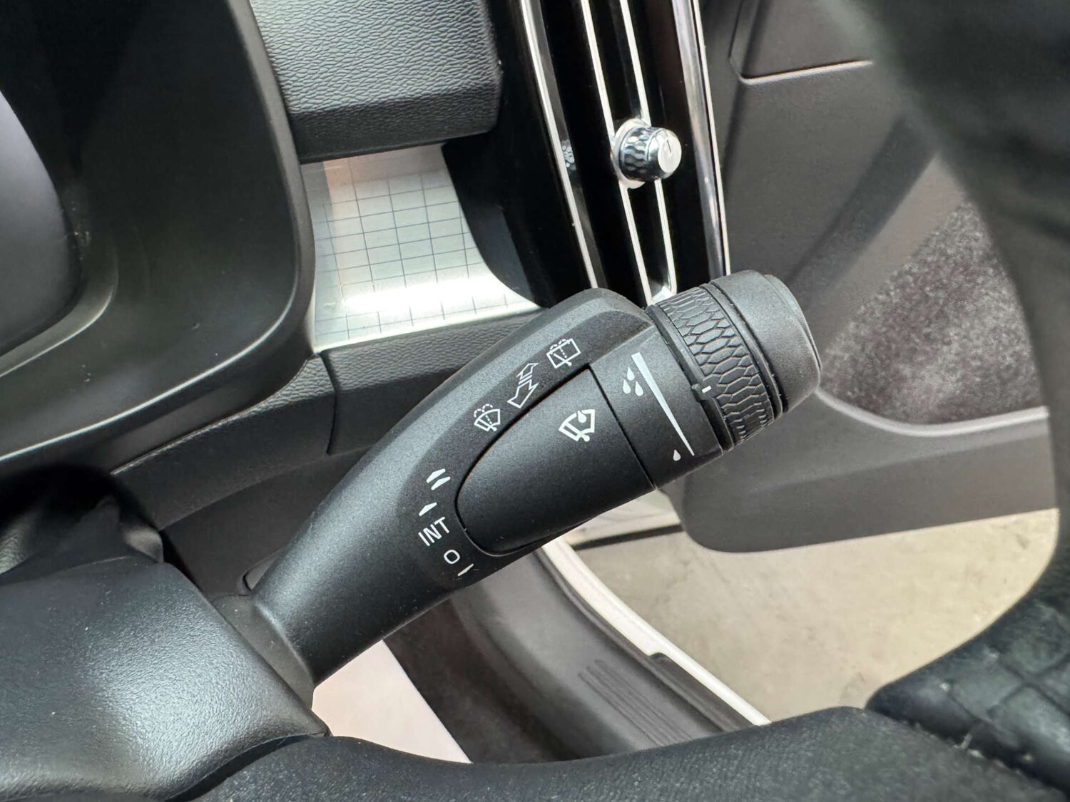 Used Volvo XC40 2019 for sale - 76343755: Photo 77