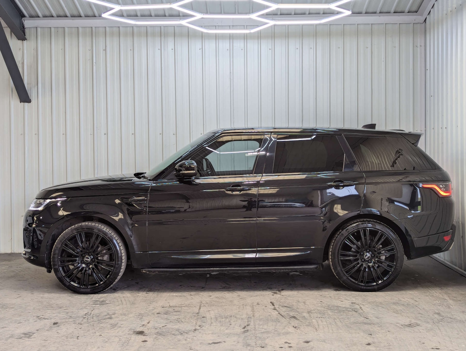 Used Land Rover Range Rover Sport 2018 for sale - 78011941: Photo 14