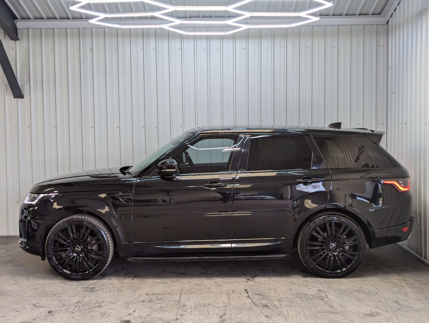 Used Land Rover Range Rover Sport 2018 for sale - 78011941: Photo 15