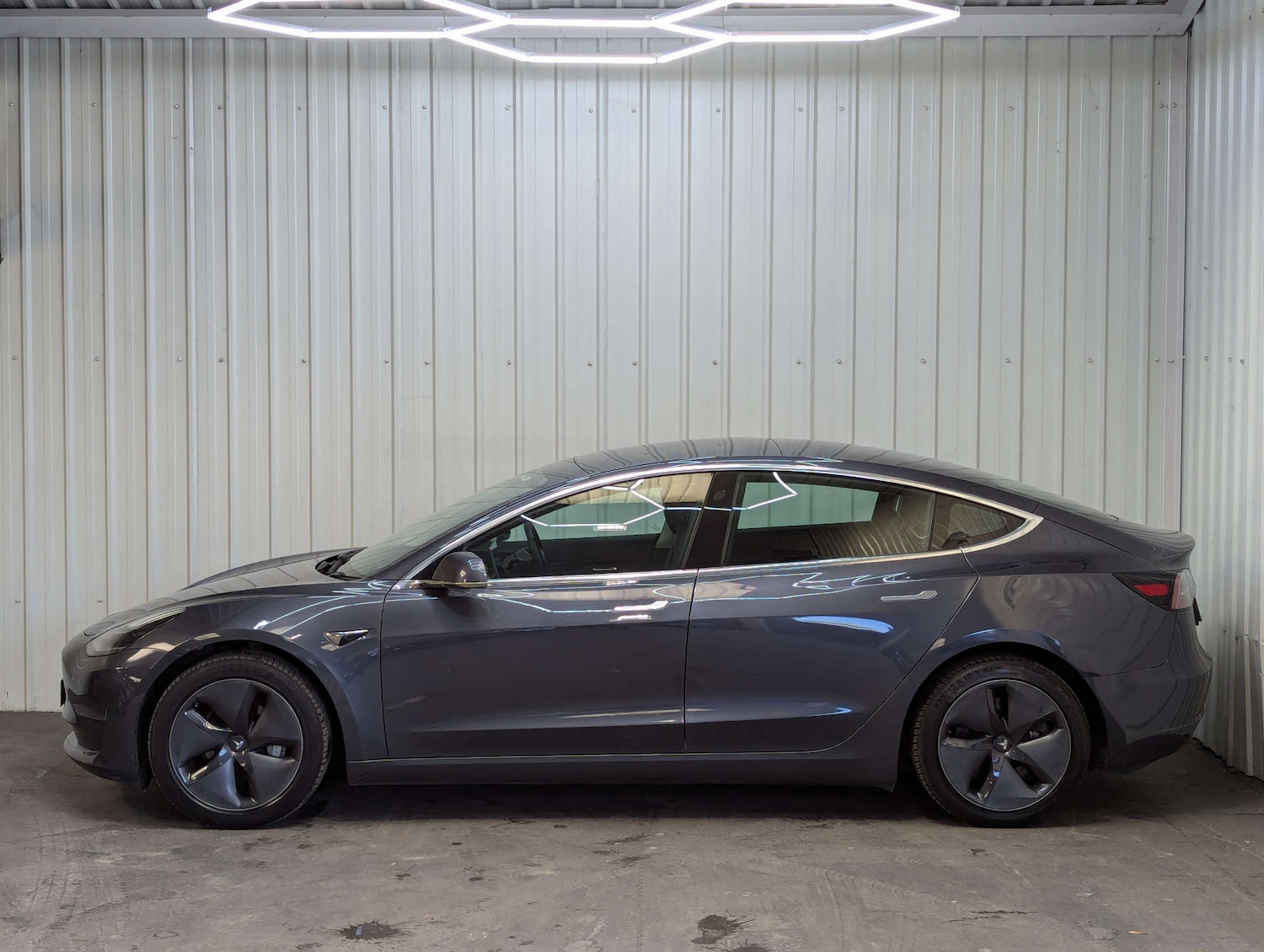 Used Tesla Model 3 2019 for sale - 76493593: Photo 17
