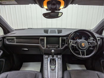 Used Porsche Macan 2016 for sale - 76005381: Photo 2