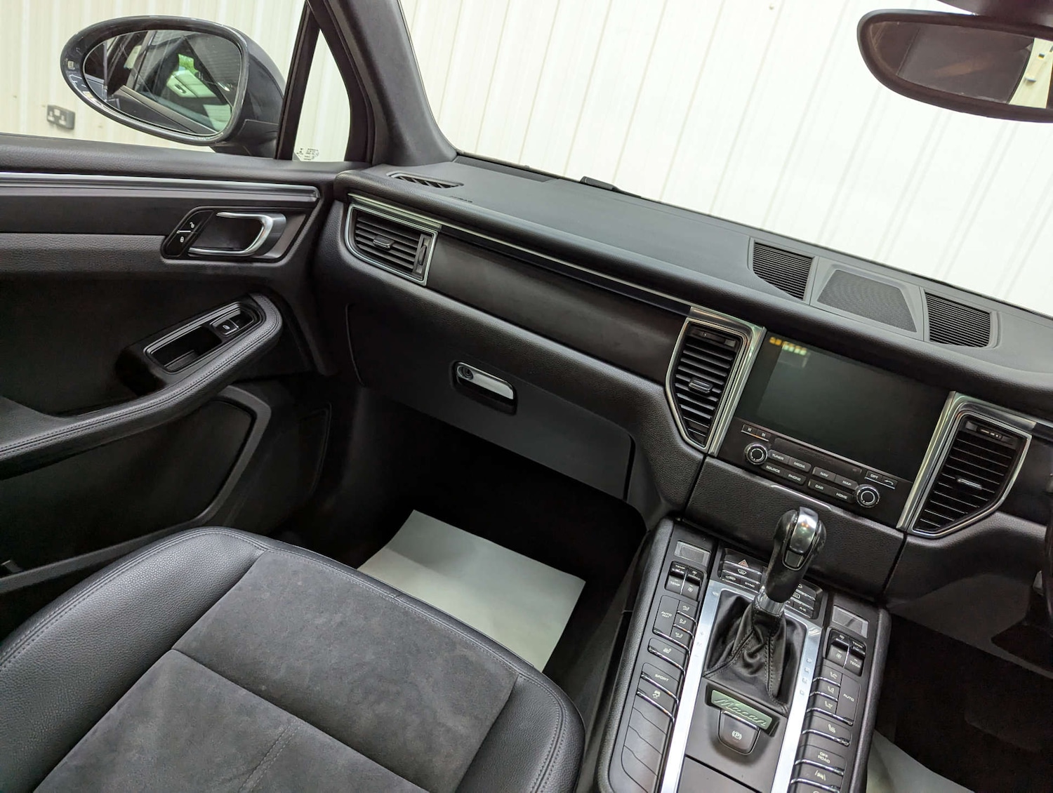 Used Porsche Macan 2016 for sale - 76005381: Photo 46