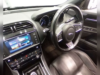 Used Jaguar XE 2017 for sale - 76281759: Photo