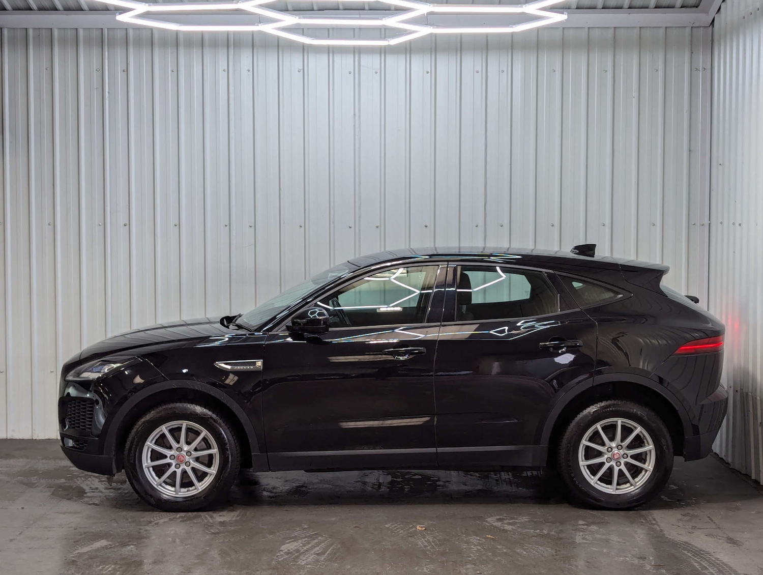 Used Jaguar E-Pace 2018 for sale - 77127333: Photo 17