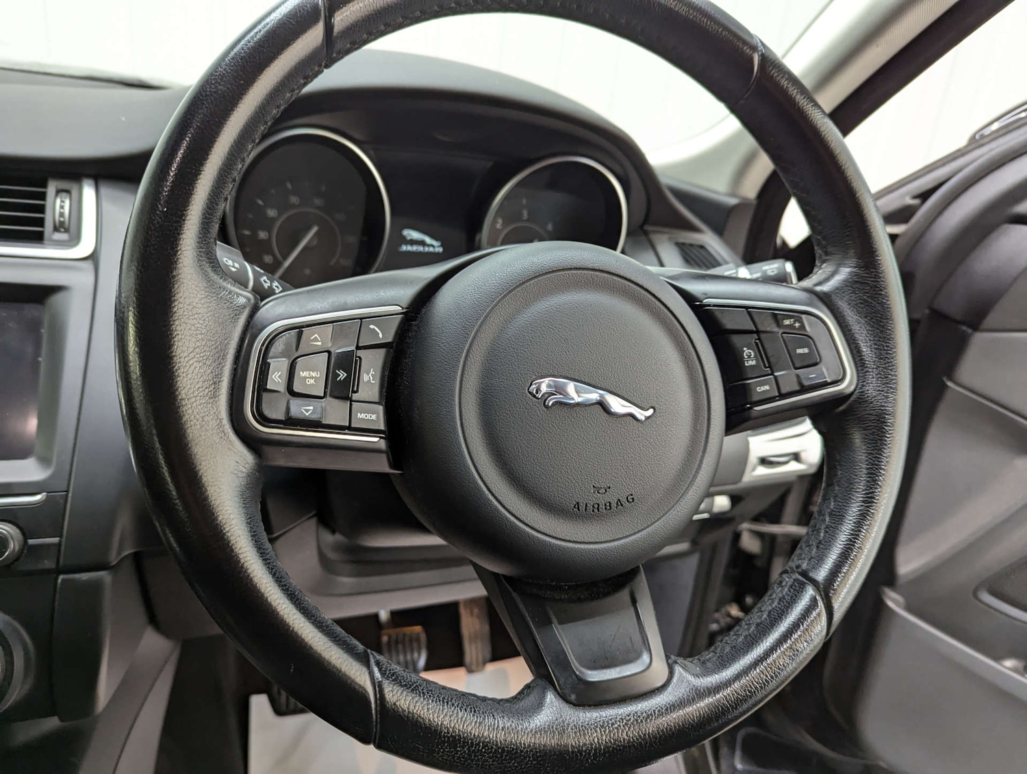 Used Jaguar E-Pace 2018 for sale - 77127333: Photo 78