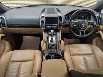 Used Porsche Cayenne 2015 for sale - 79404854: Photo