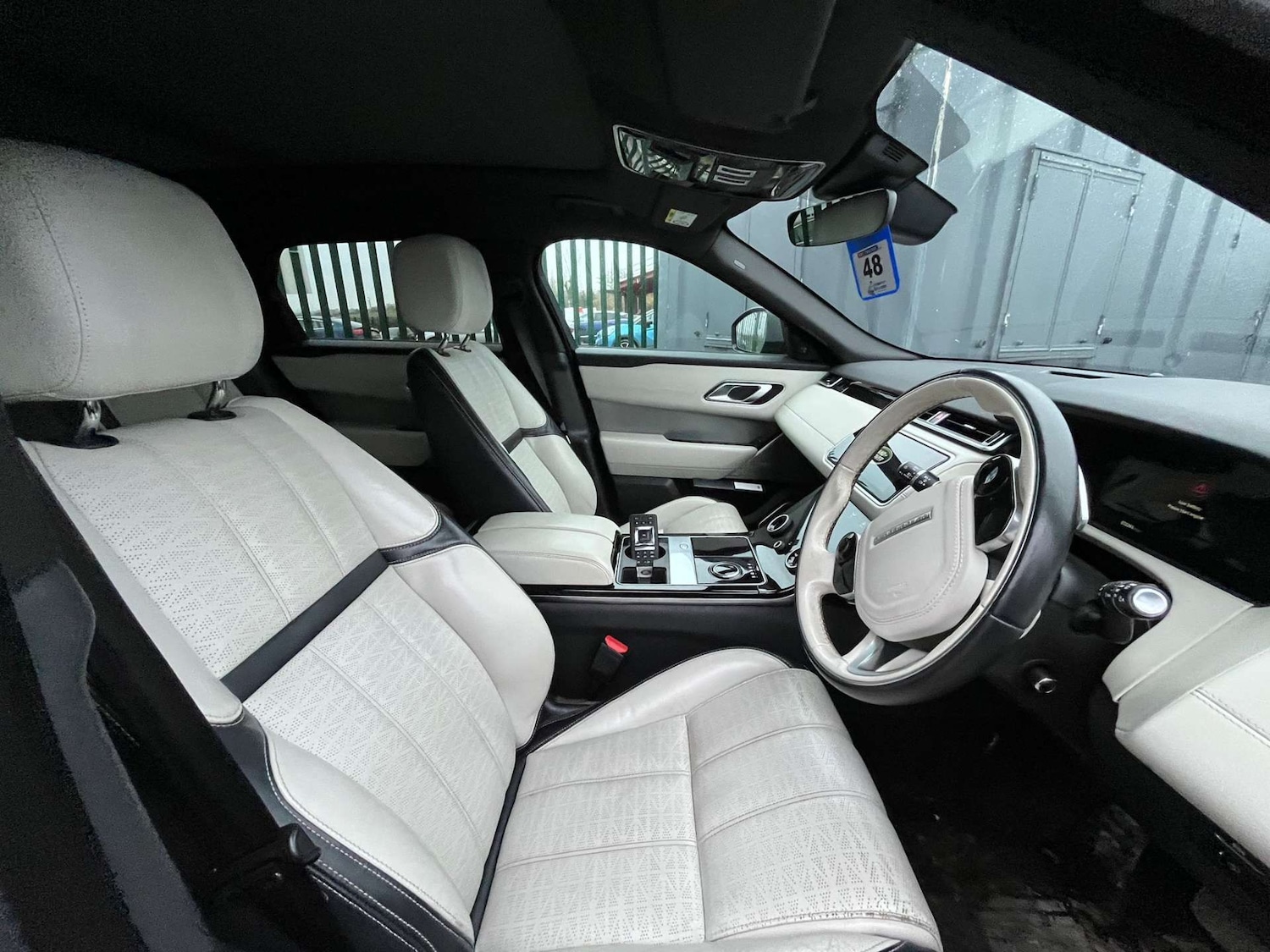 Used Land Rover Range Rover Velar 2017 for sale - 77045721: Photo 4