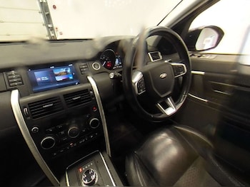 Used Land Rover Discovery Sport 2017 for sale - 76005477: Photo