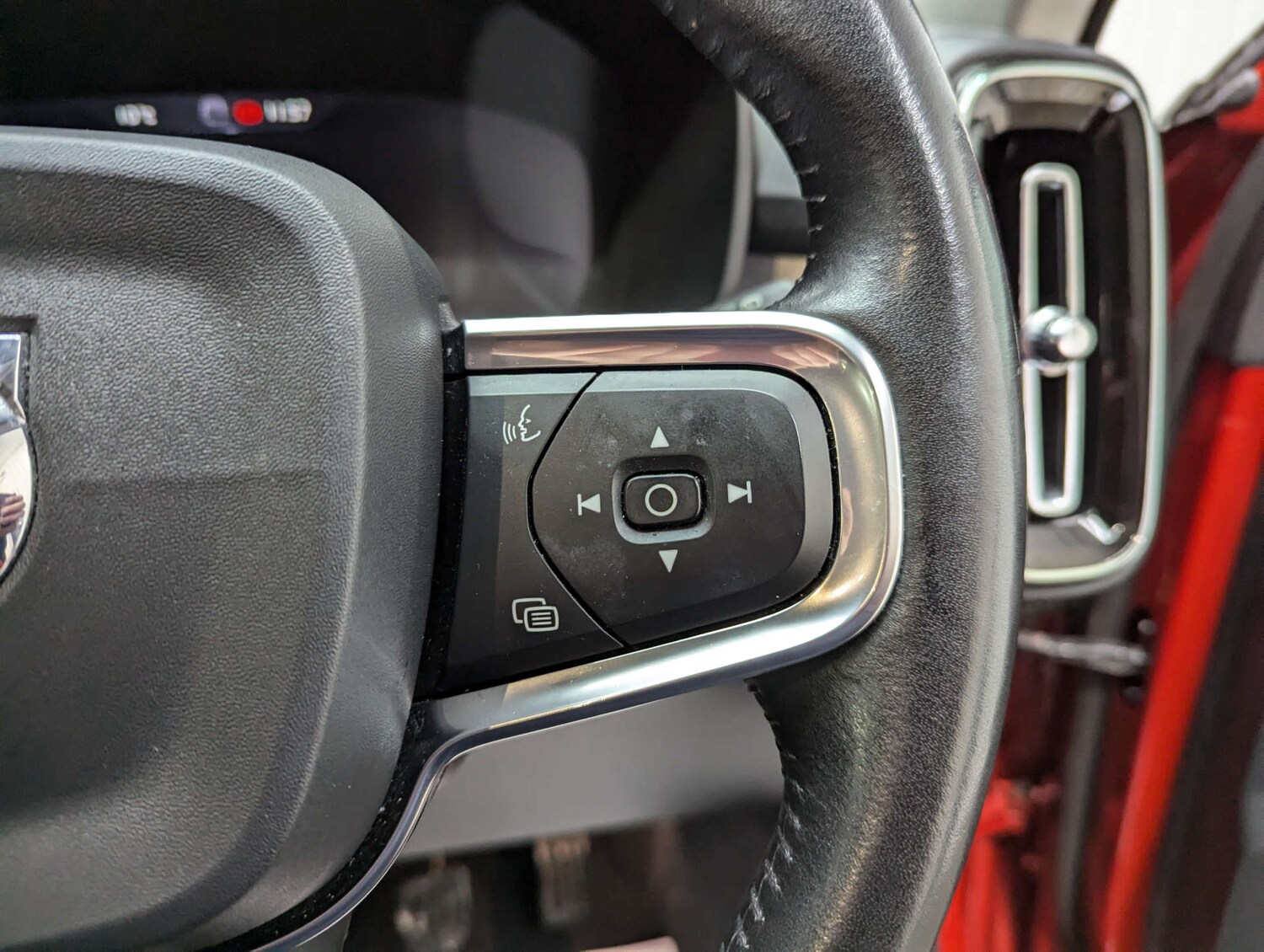 Used Volvo XC40 2019 for sale - 76511114: Photo 77