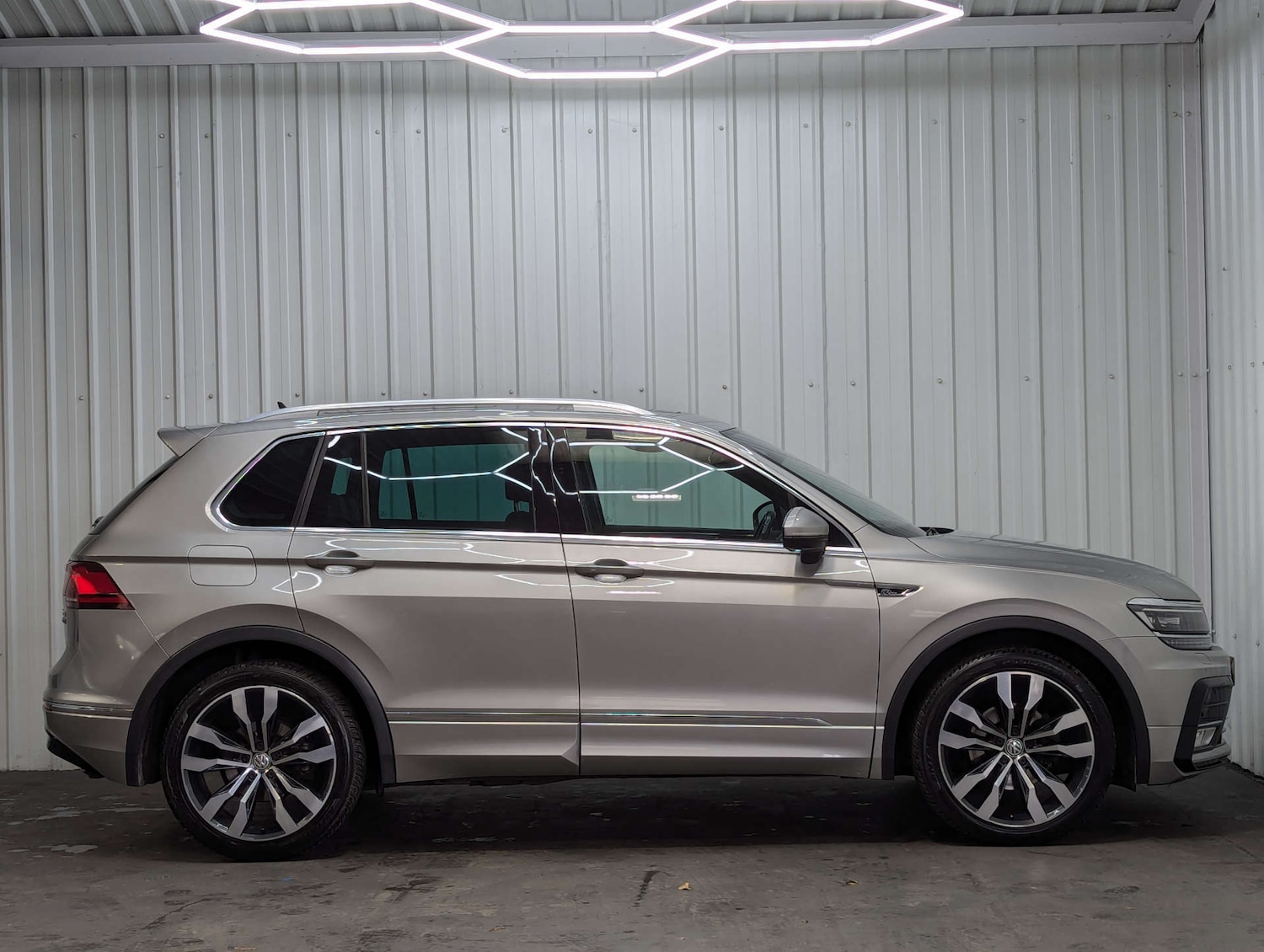 Used Volkswagen Tiguan 2016 for sale - 76940196: Photo 13