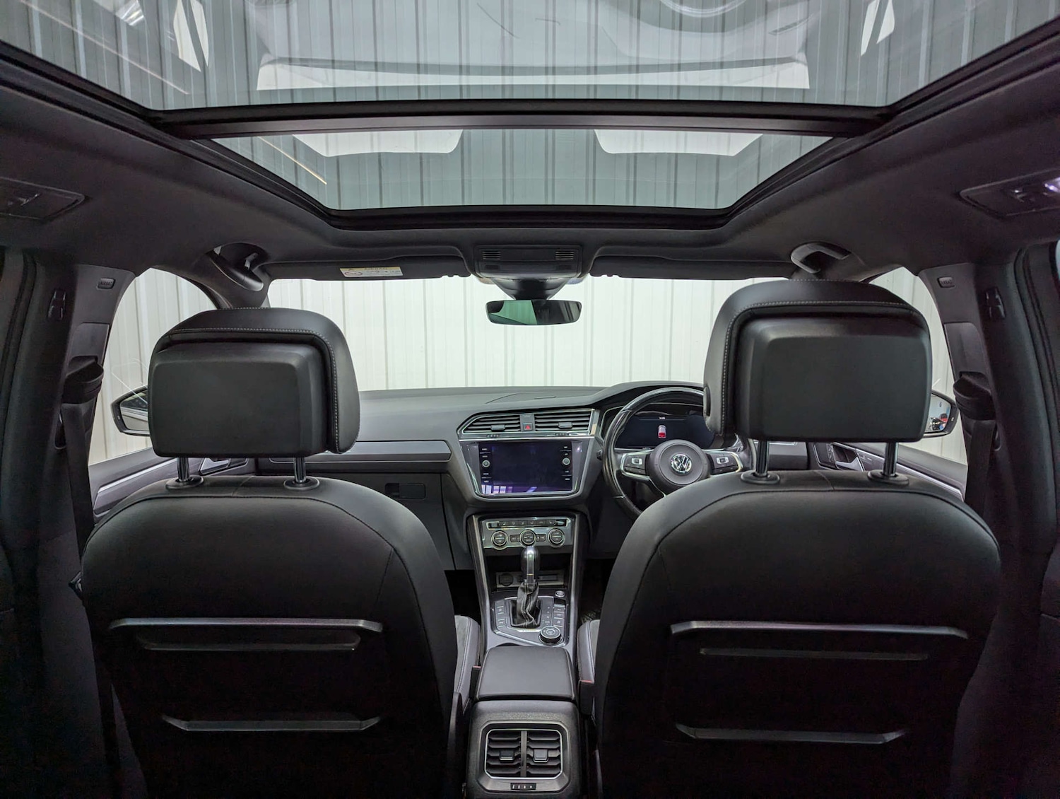 Used Volkswagen Tiguan 2016 for sale - 76940196: Photo 2