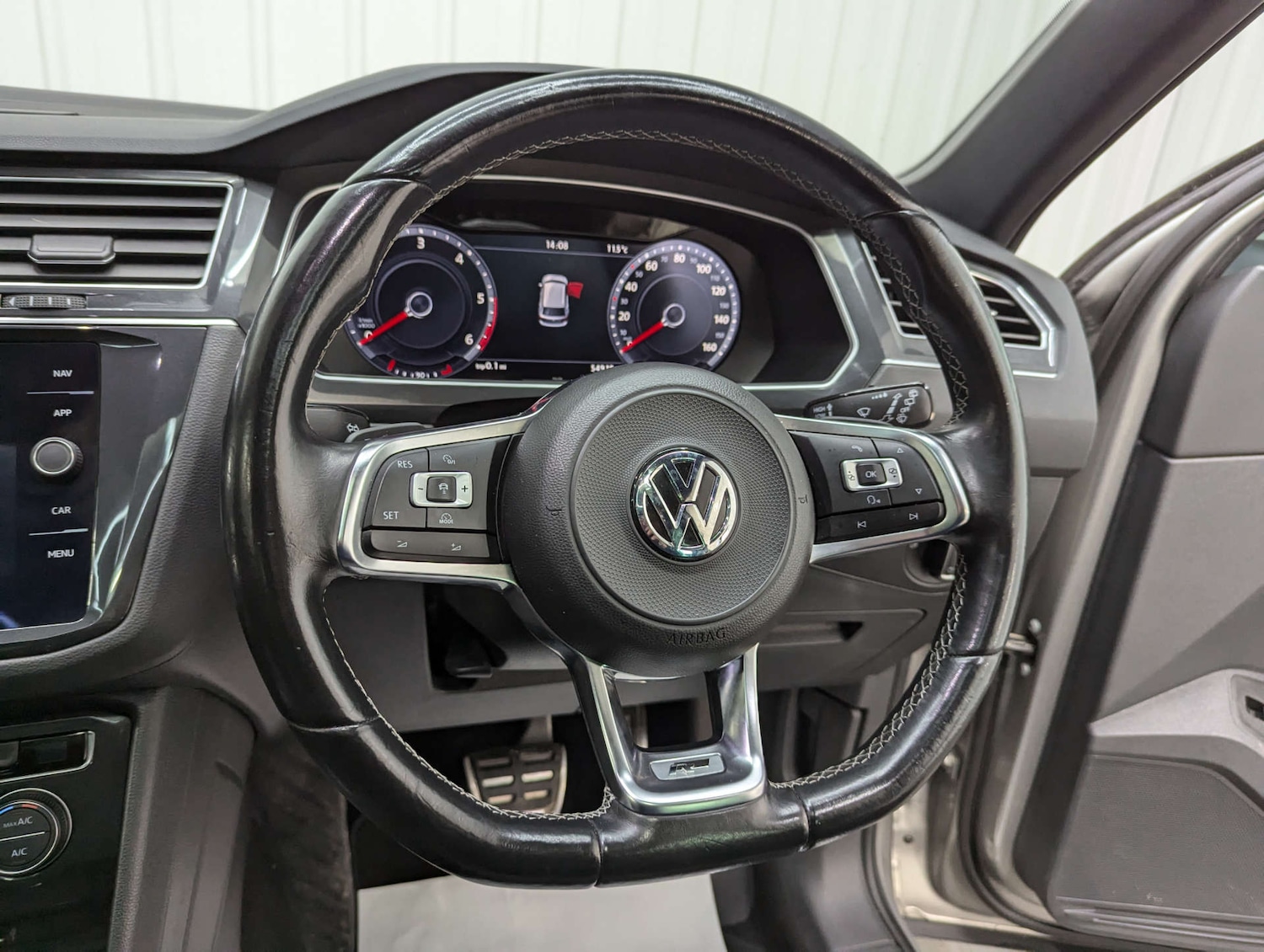 Used Volkswagen Tiguan 2016 for sale - 76940196: Photo 76