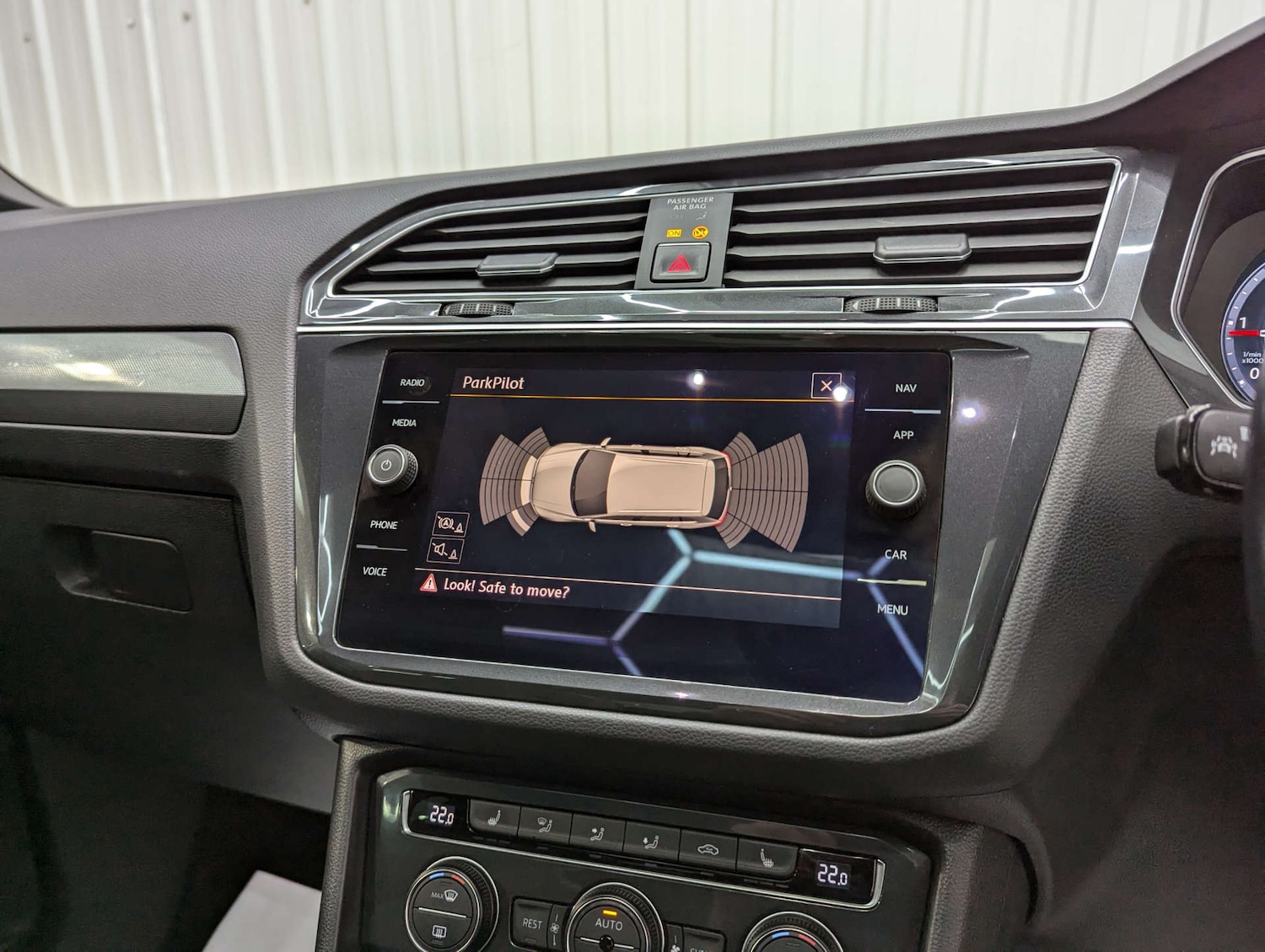 Used Volkswagen Tiguan 2016 for sale - 76940196: Photo 84