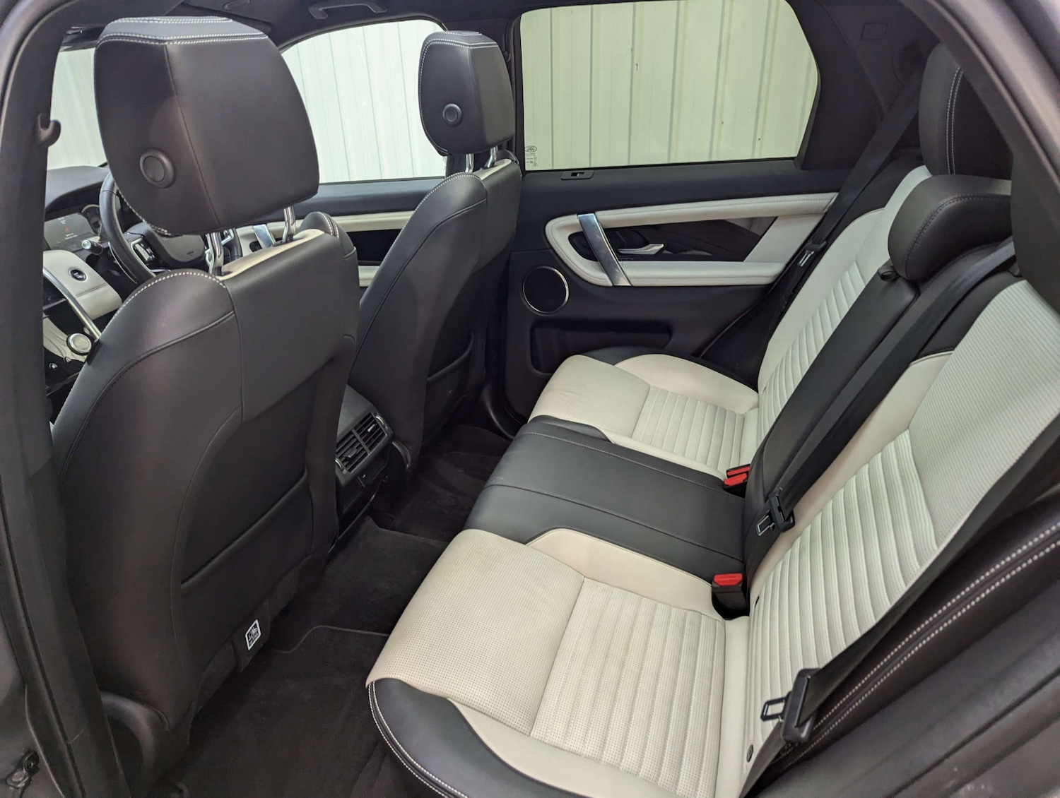 Used Land Rover Discovery Sport 2022 for sale - 77897112: Photo 62