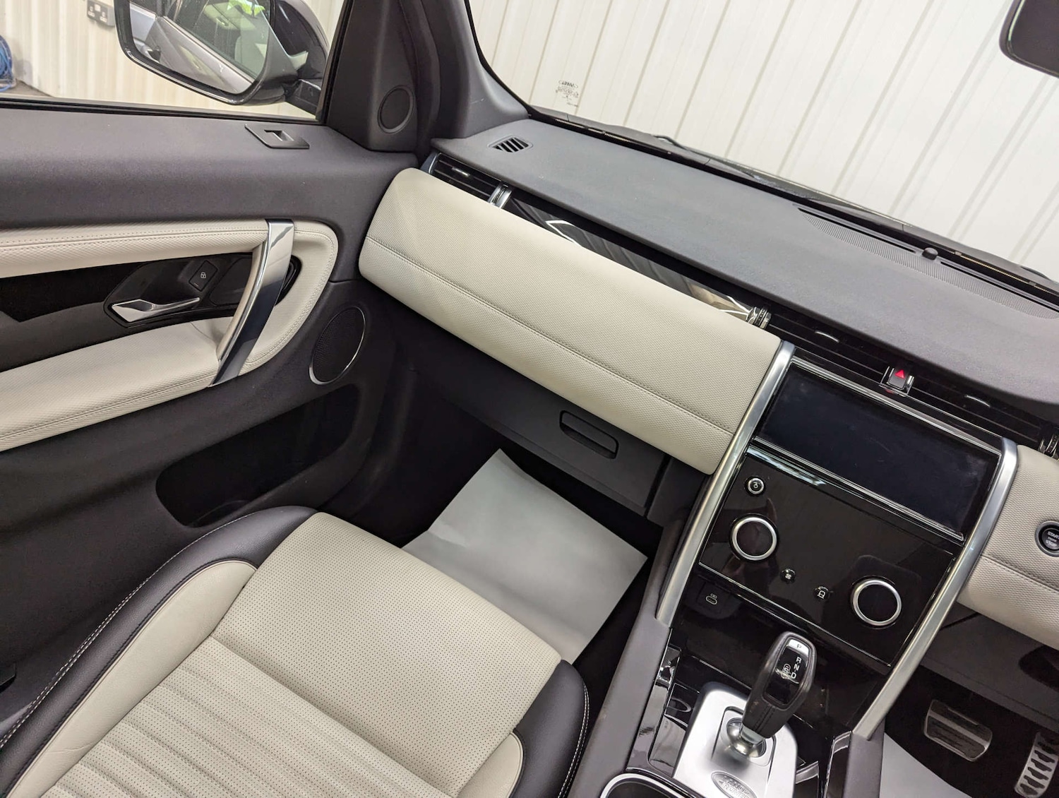 Used Land Rover Discovery Sport 2022 for sale - 77897112: Photo 68