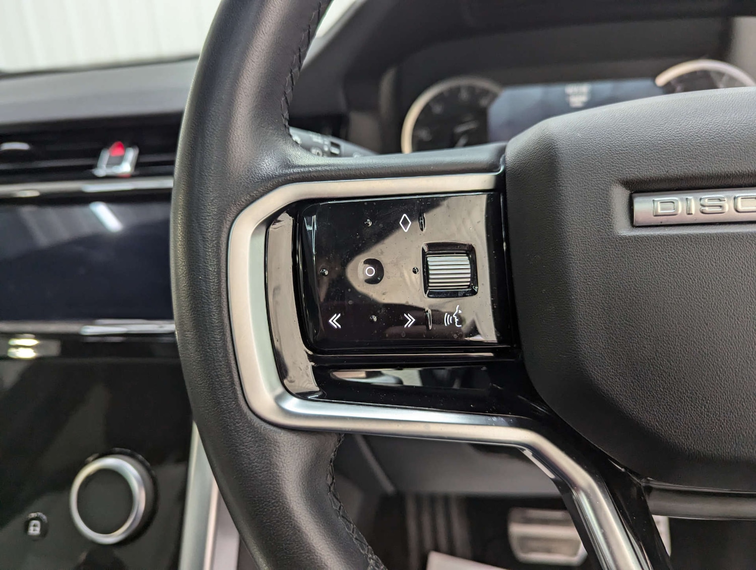 Used Land Rover Discovery Sport 2022 for sale - 77897112: Photo 74