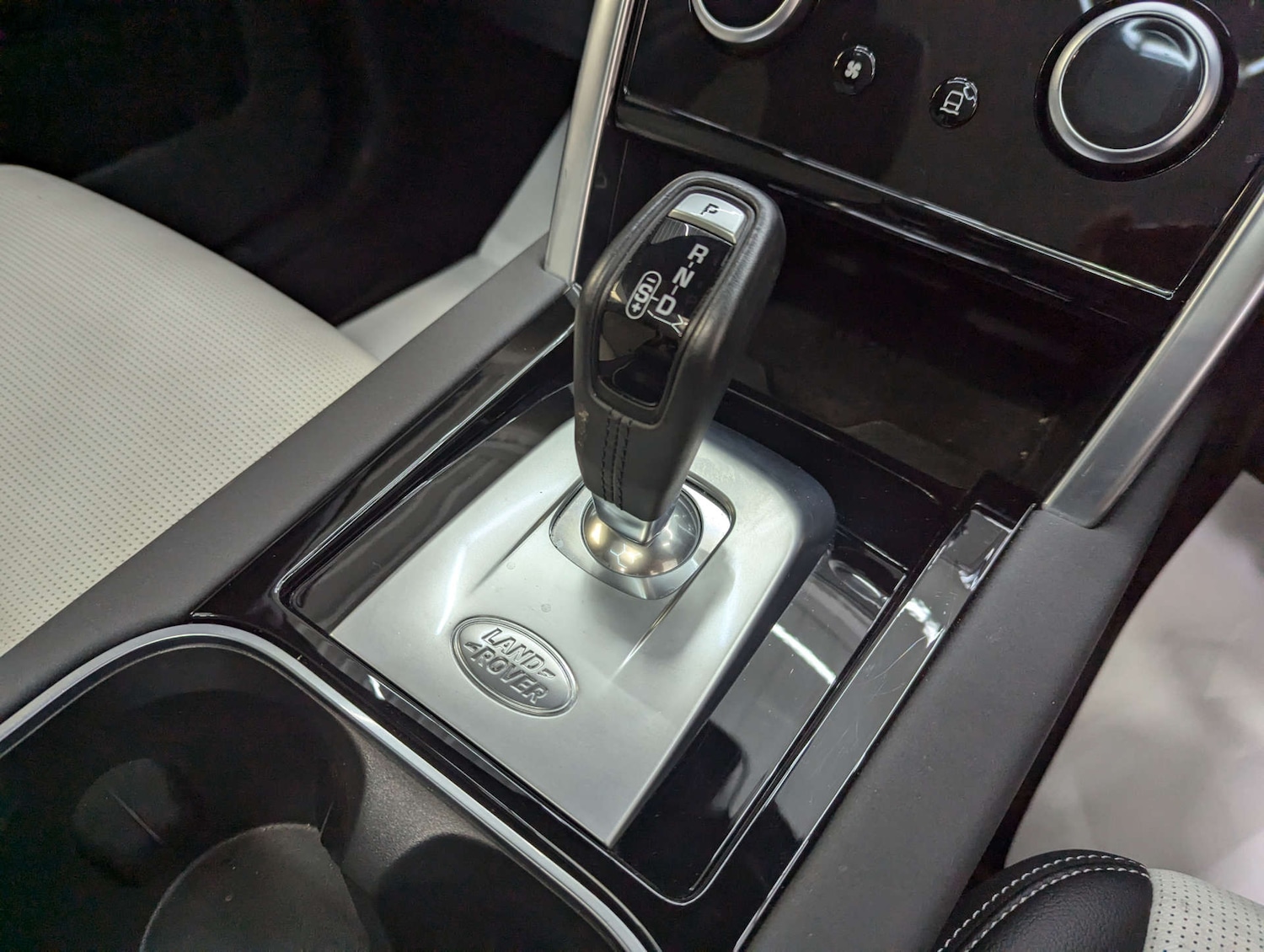 Used Land Rover Discovery Sport 2022 for sale - 77897112: Photo 81