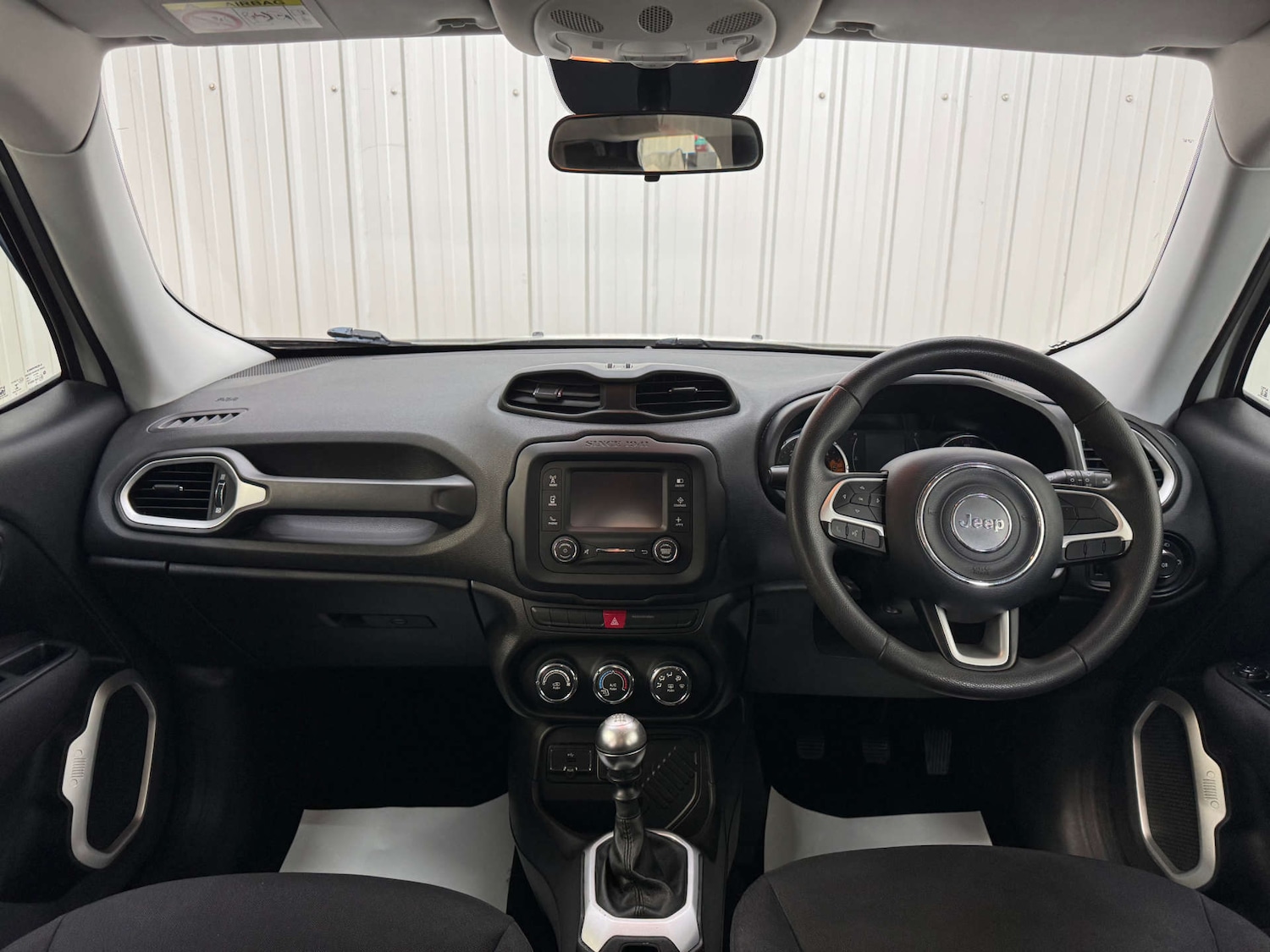 Used Jeep Renegade 2016 for sale - 76278474: Photo 2