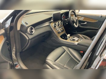 Used Mercedes-Benz GLC 2018 for sale - 79302467: Photo