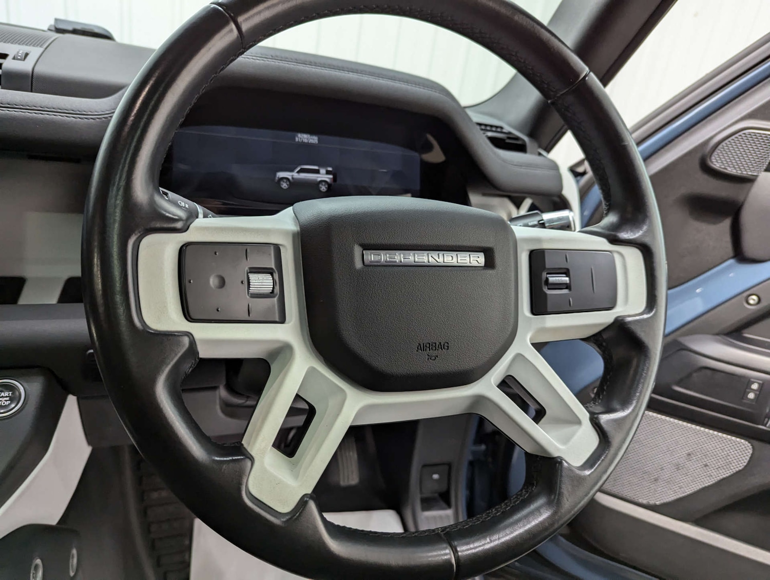 Used Land Rover Defender 2020 for sale - 77567356: Photo 76