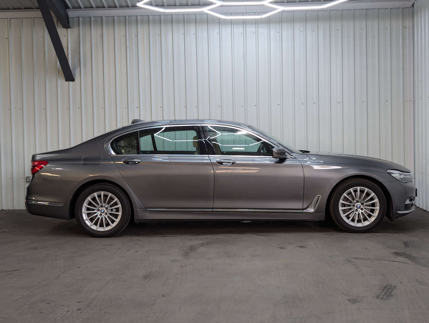 Used BMW 7 Series 2017 for sale - 76971074: Photo 13