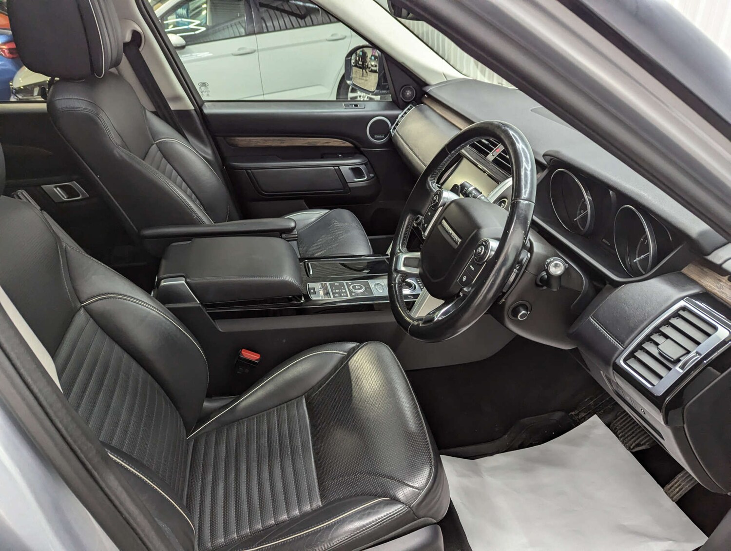 Used Land Rover Discovery 2017 for sale - 76511113: Photo 48