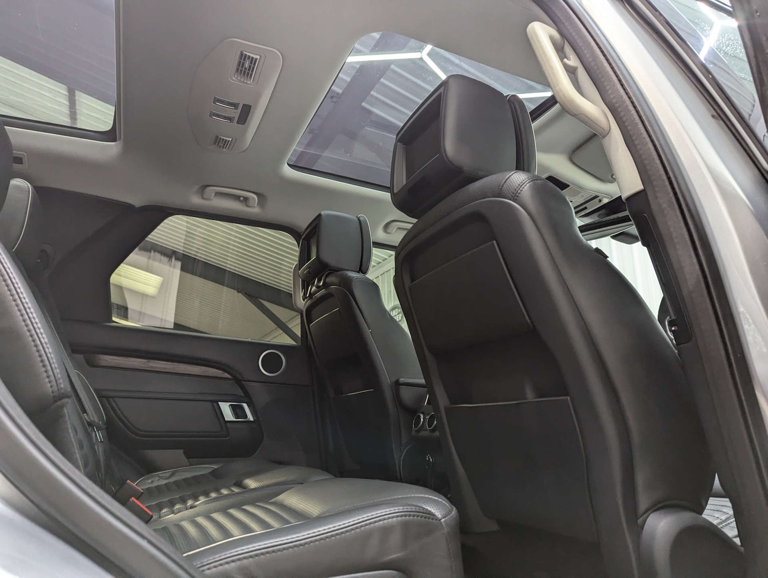 Used Land Rover Discovery 2017 for sale - 76511113: Photo 60