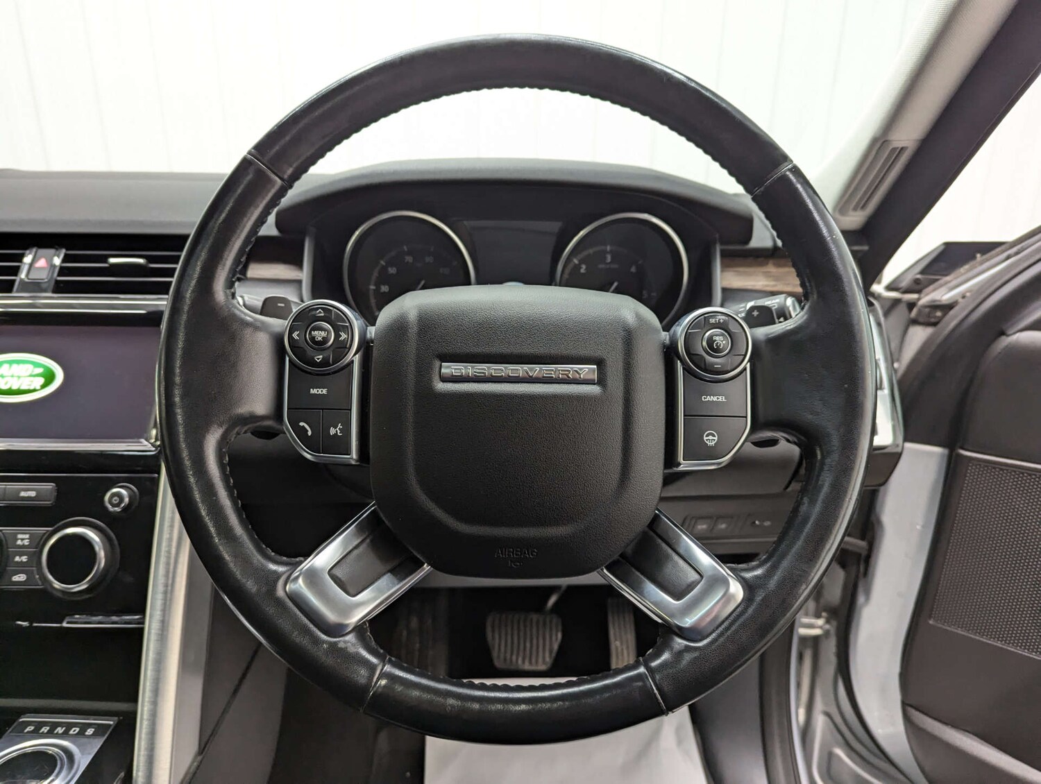 Used Land Rover Discovery 2017 for sale - 76511113: Photo 76