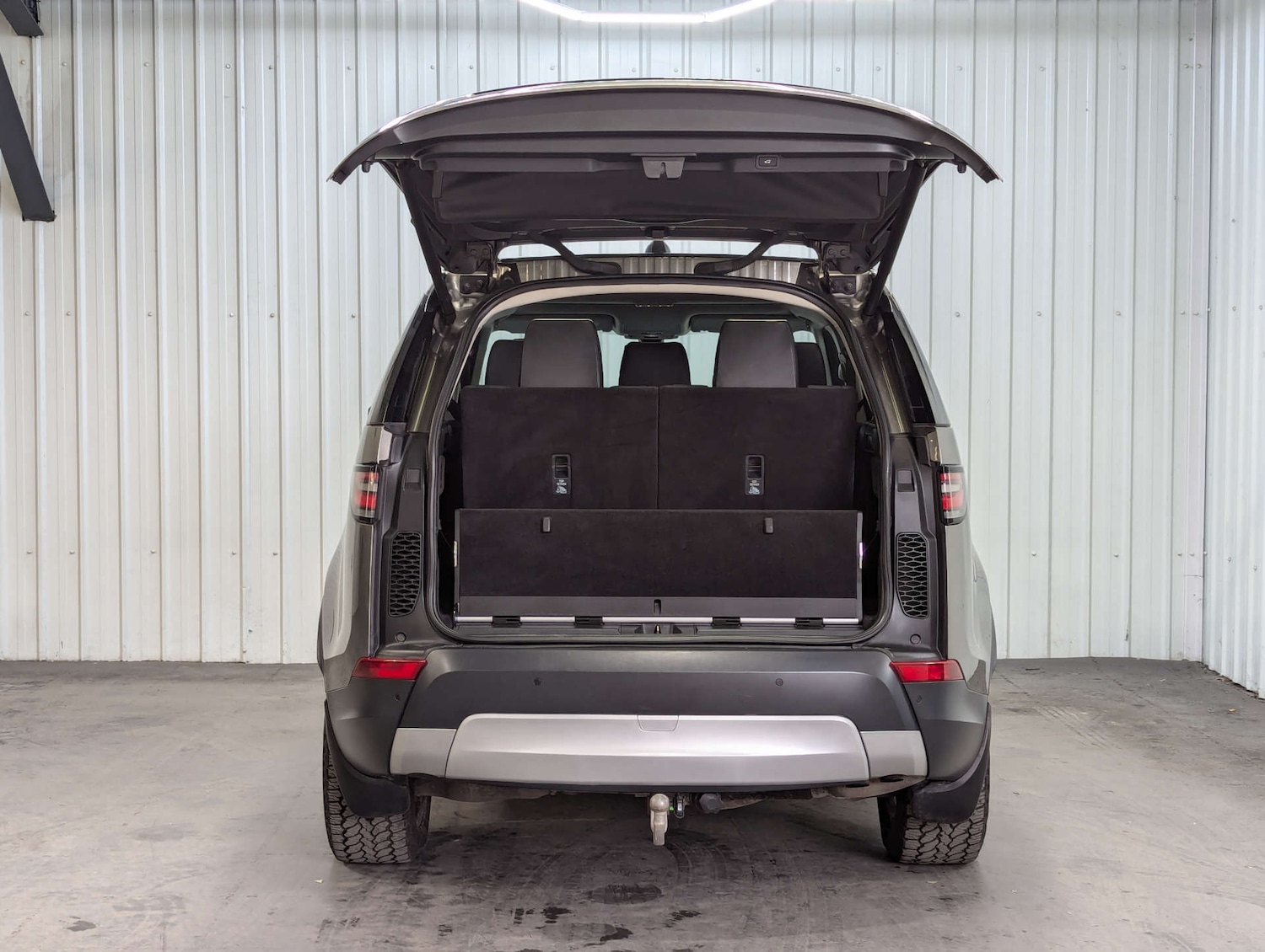 Used Land Rover Discovery 2017 for sale - 76449770: Photo 44