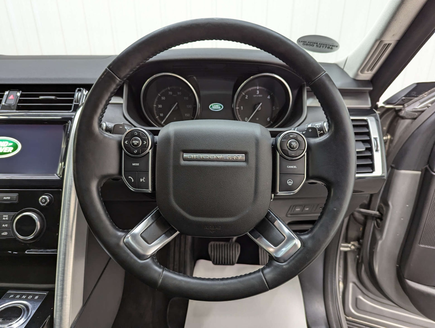 Used Land Rover Discovery 2017 for sale - 76449770: Photo 77