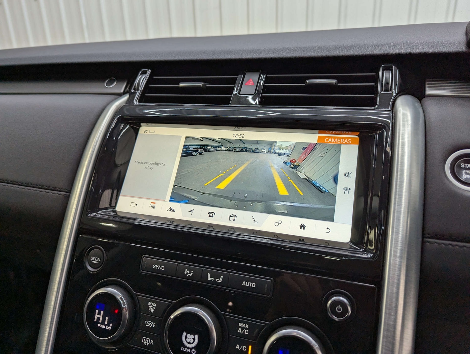 Used Land Rover Discovery 2017 for sale - 76449770: Photo 88