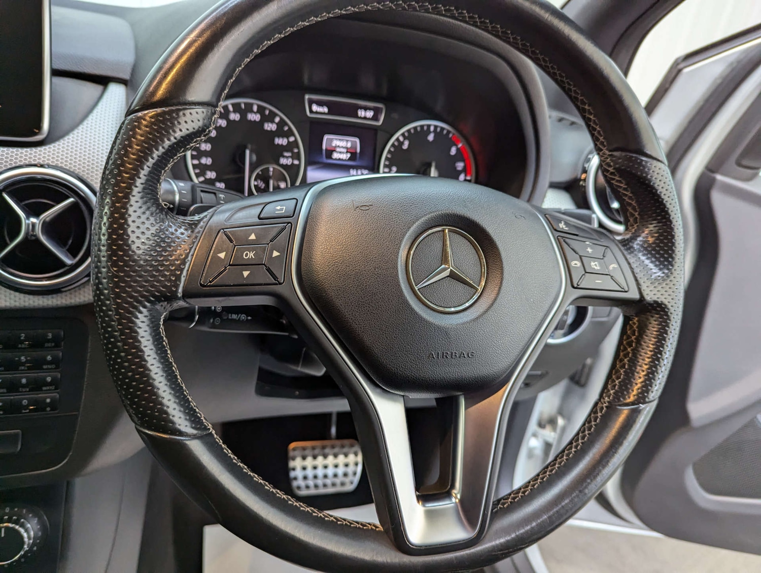 Used Mercedes-Benz B Class 2014 for sale - 76347363: Photo 86