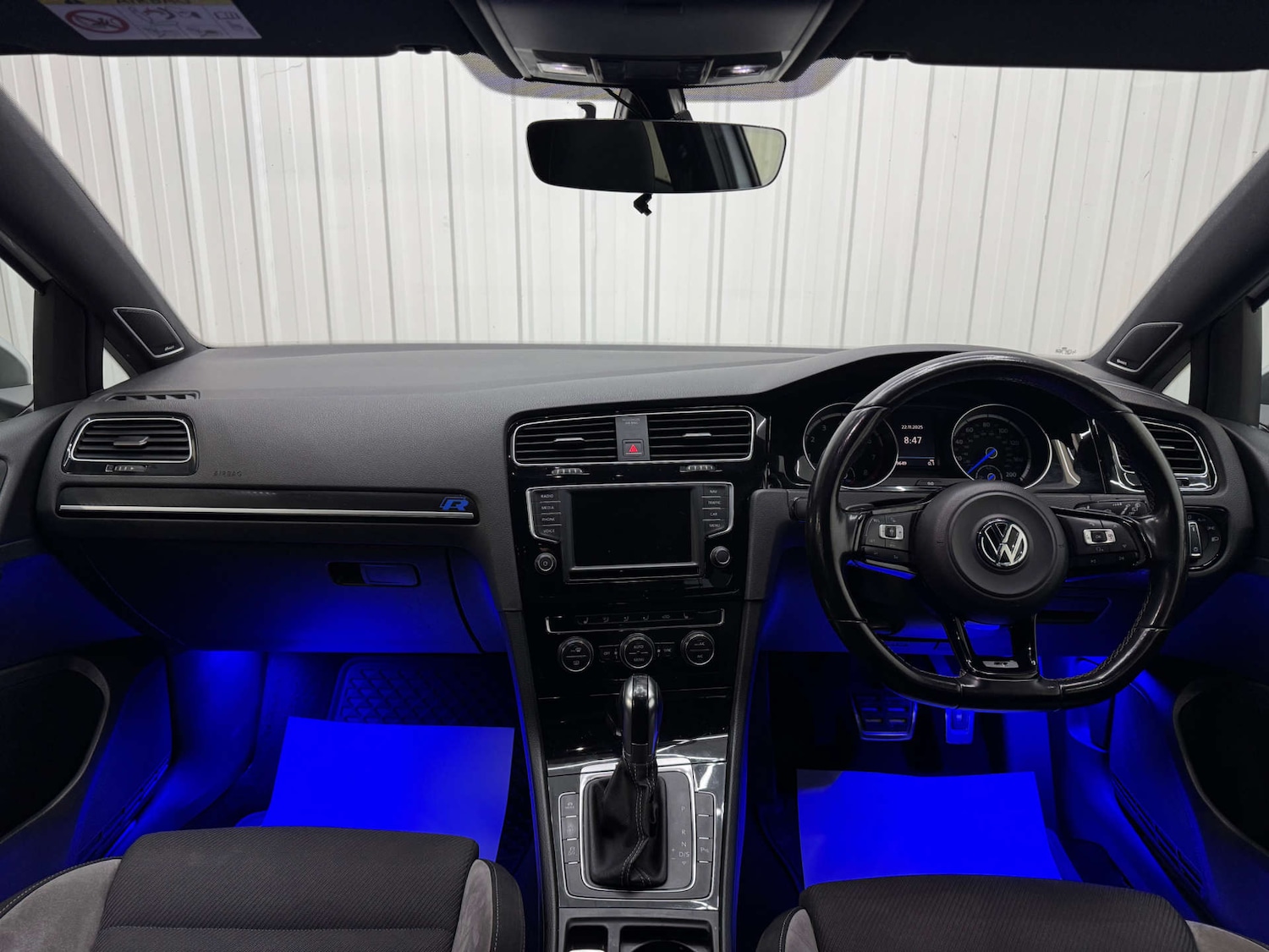 Used Volkswagen Golf 2017 for sale - 76670474: Photo 2