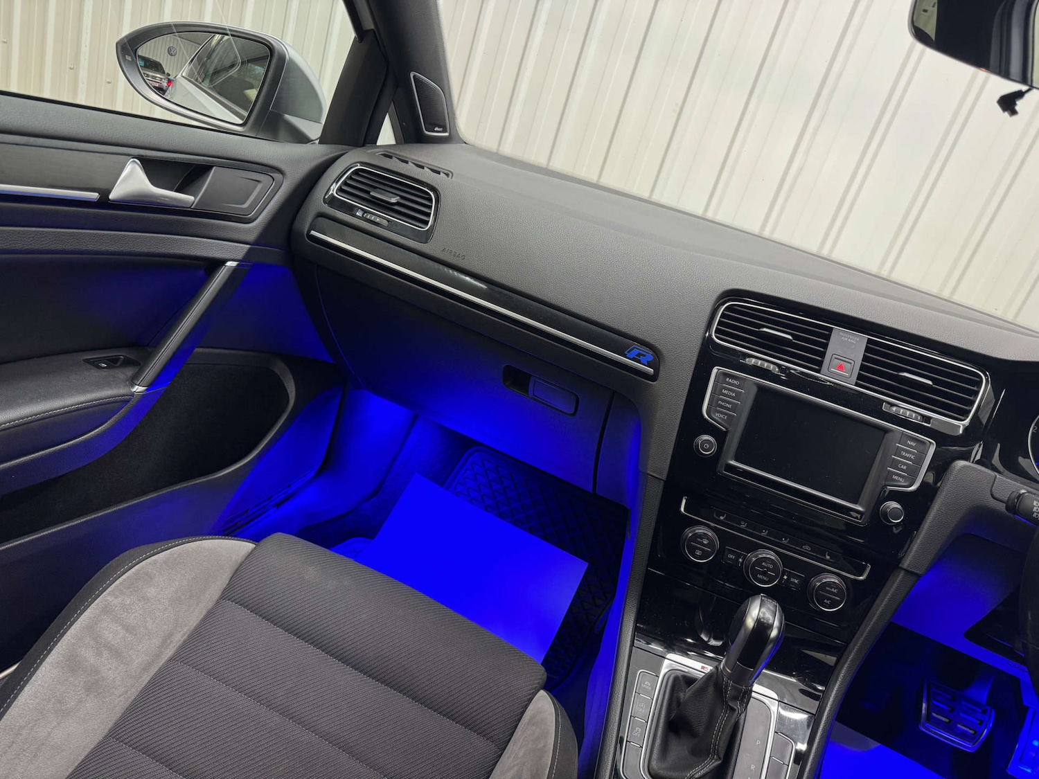 Used Volkswagen Golf 2017 for sale - 76670474: Photo 49