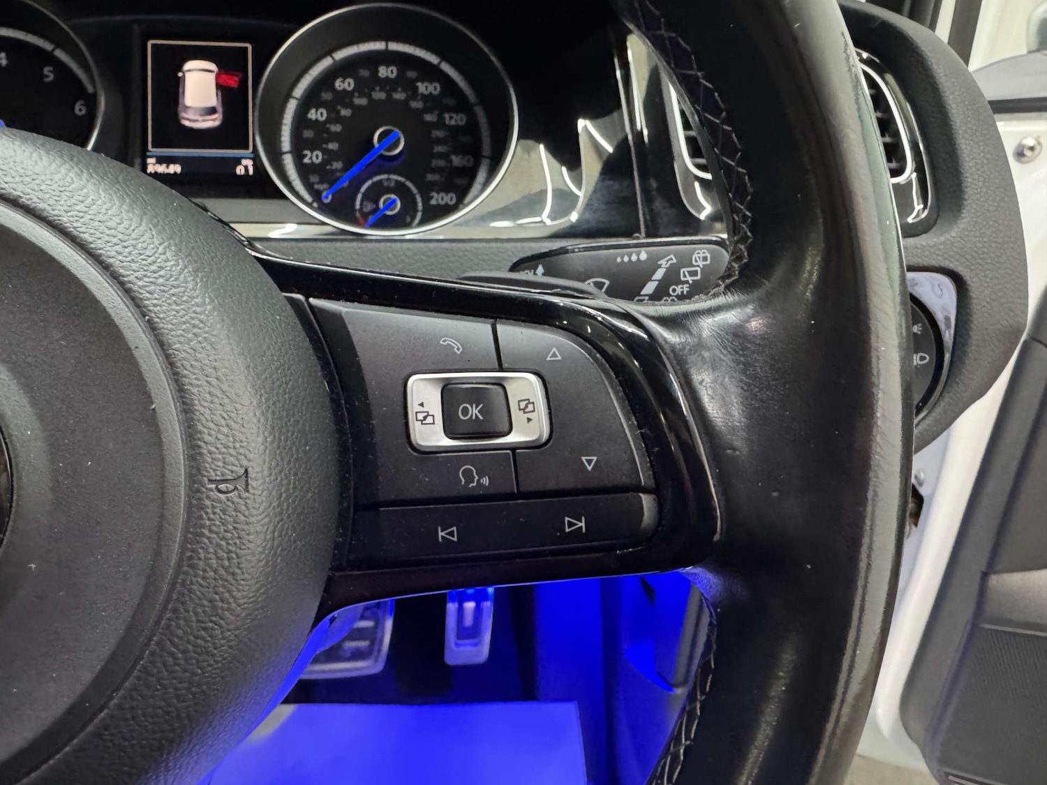 Used Volkswagen Golf 2017 for sale - 76670474: Photo 74