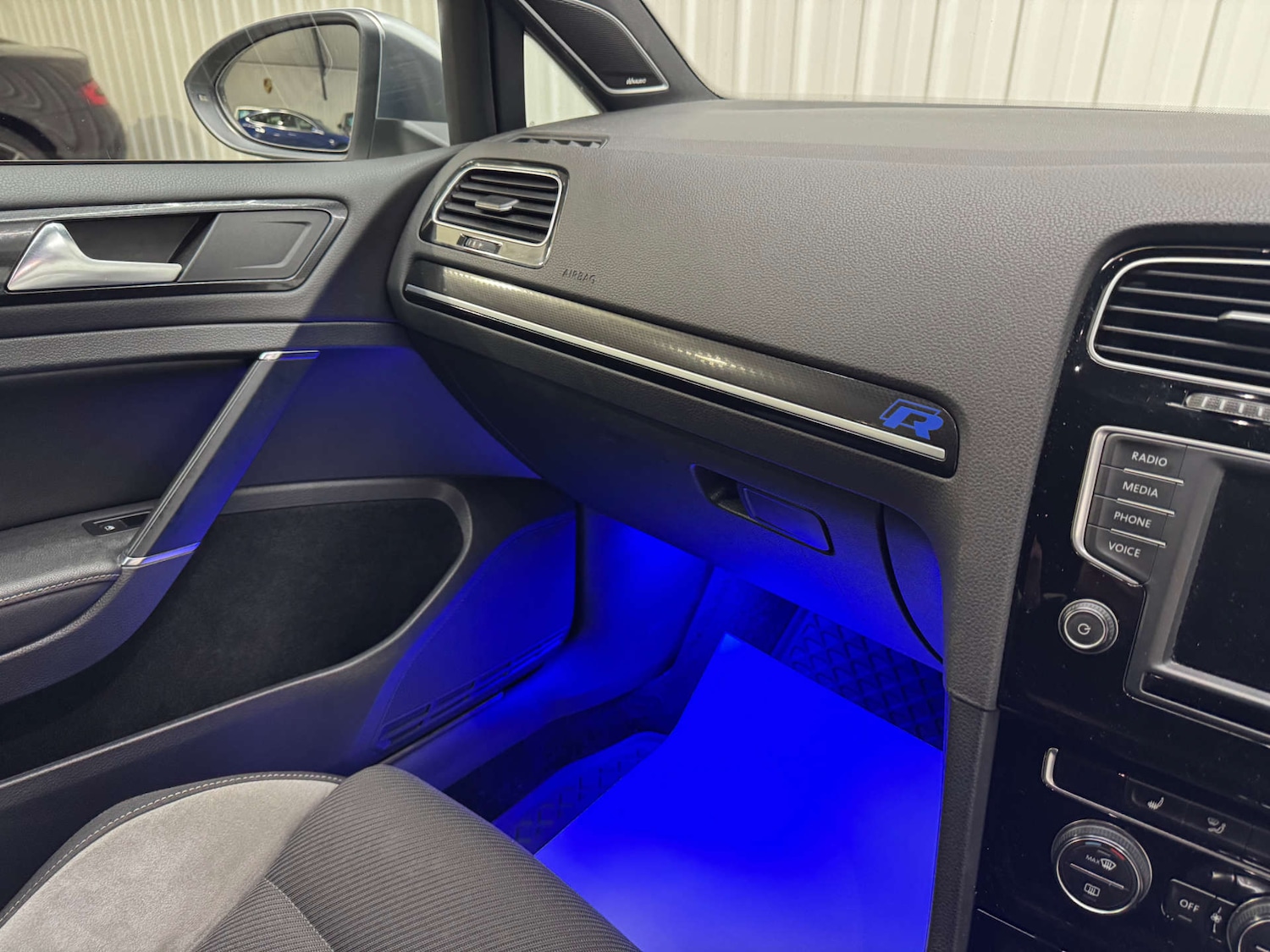 Used Volkswagen Golf 2017 for sale - 76670474: Photo 91