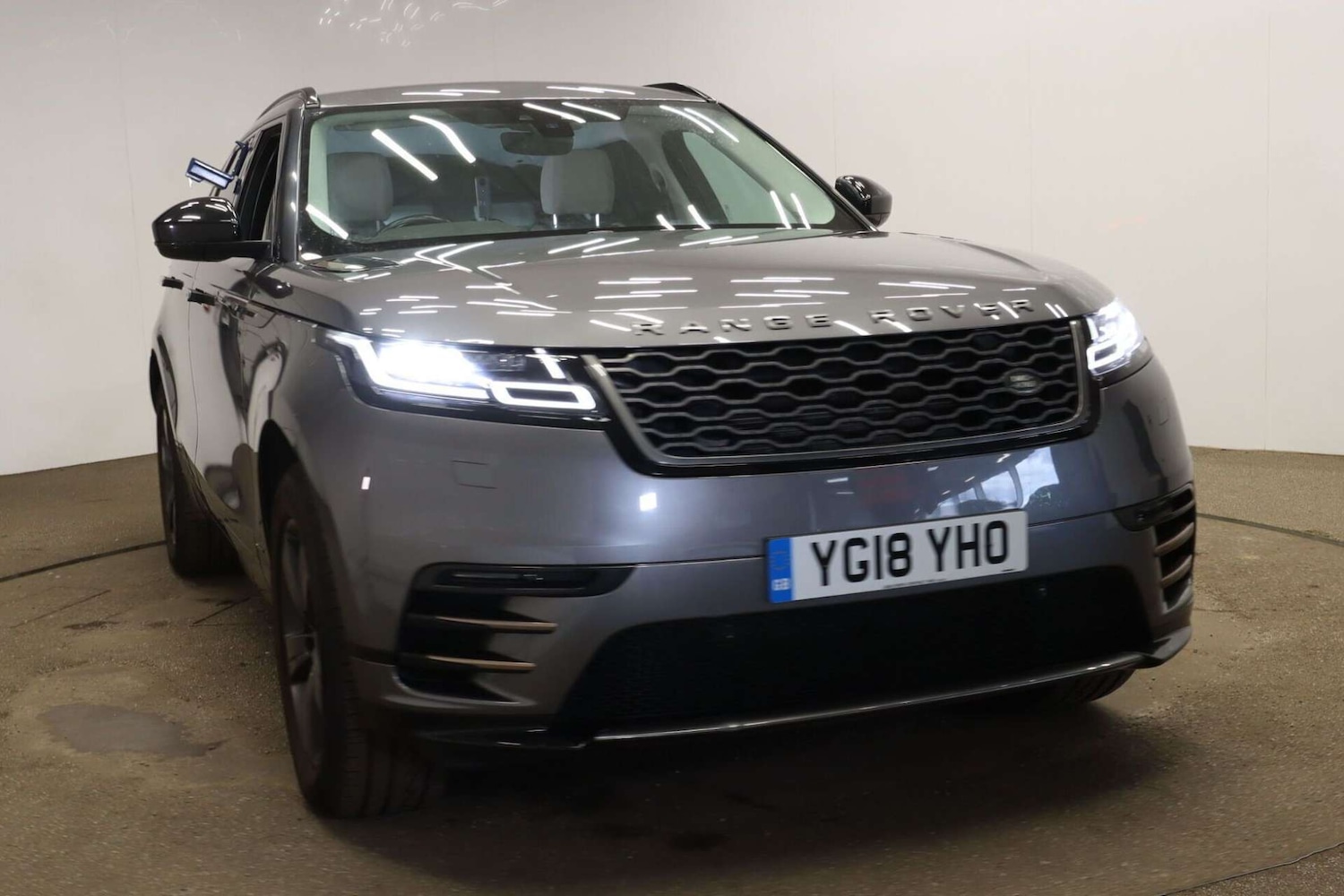 Used Land Rover Range Rover Velar 2018 for sale - 76600581: Photo 1