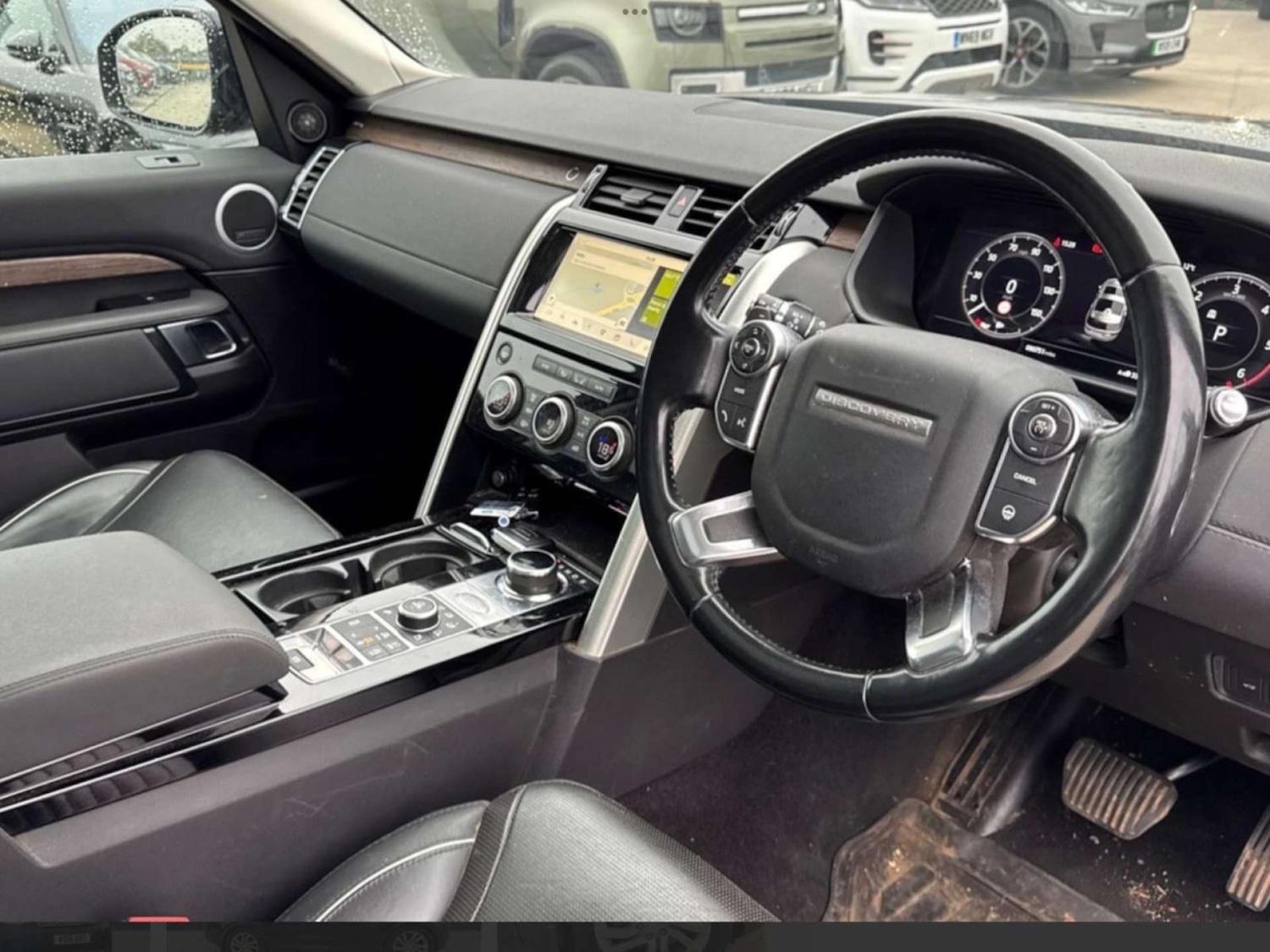 Used Land Rover Discovery 2018 for sale - 76347362: Photo 4