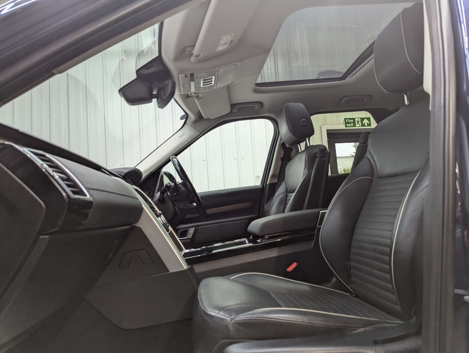 Used Land Rover Discovery 2018 for sale - 76347362: Photo 58