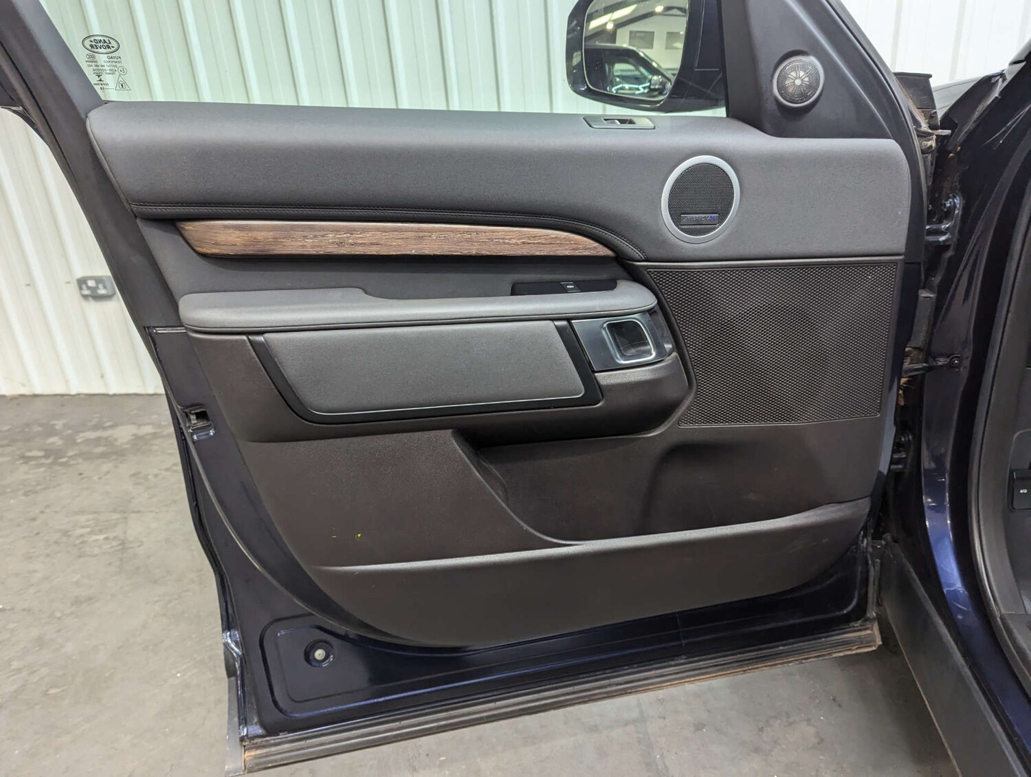 Used Land Rover Discovery 2018 for sale - 76347362: Photo 59