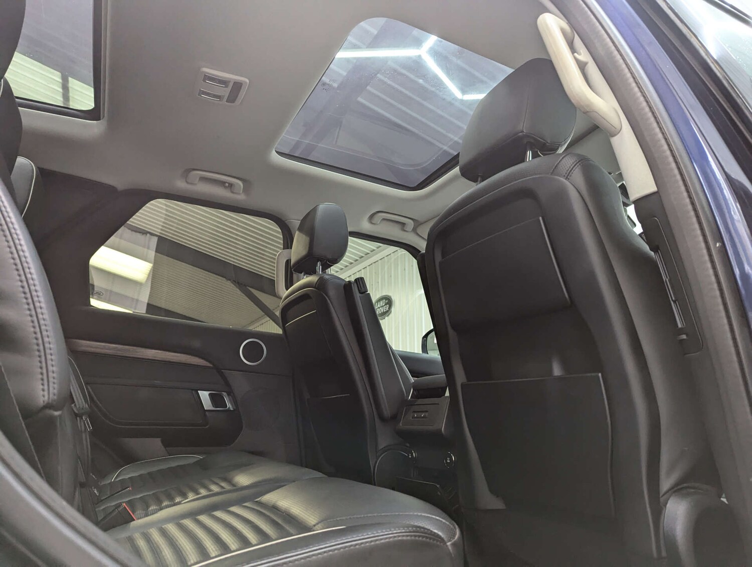 Used Land Rover Discovery 2018 for sale - 76347362: Photo 61