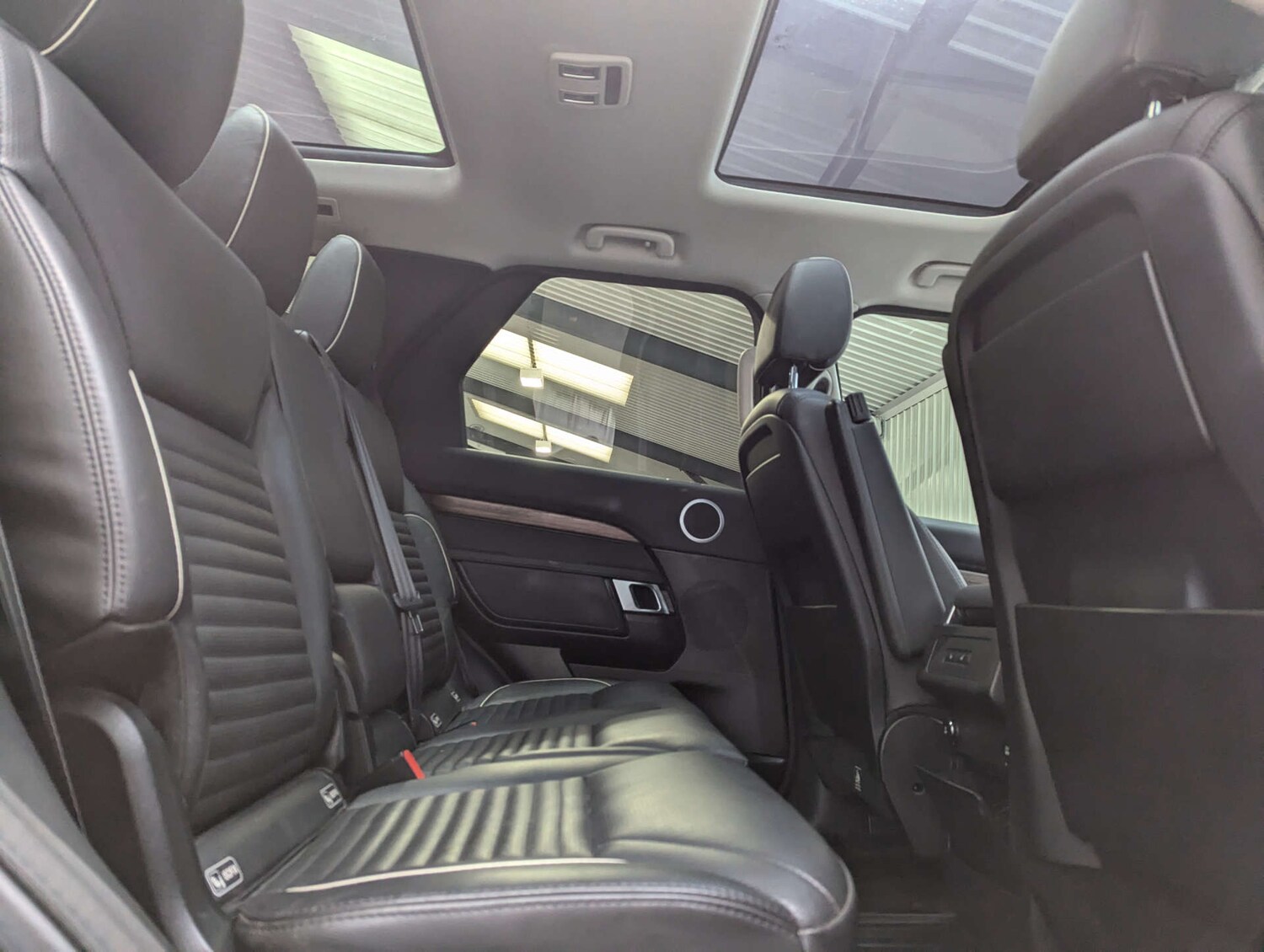 Used Land Rover Discovery 2018 for sale - 76347362: Photo 64